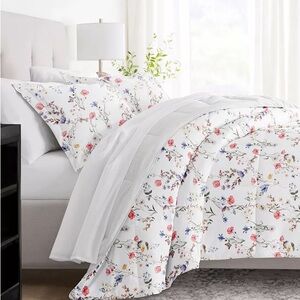 NWT Meadow Floral Stripe 2-Piece Comforter Set, Twin/Twin XL
